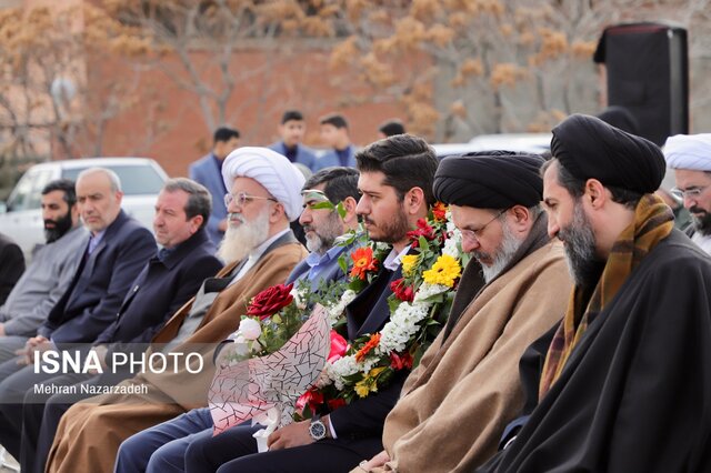 سینا طباخی نفر اول مسابقات بین المللی قرآن با استقبال مسئولان وارد تبریز شد