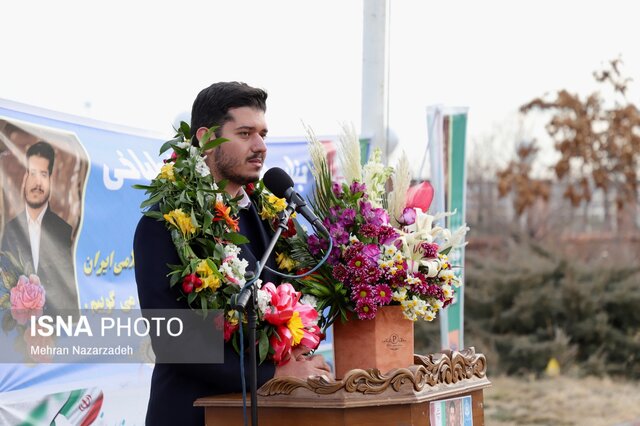 سینا طباخی نفر اول مسابقات بین المللی قرآن با استقبال مسئولان وارد تبریز شد