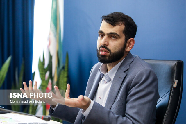 گفتم اگر قصد تخریب دارید من جلوی لودر میخوابم