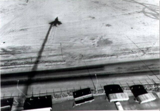 عکس سرنوشت‌ساز یک جنگنده در حال سقوط