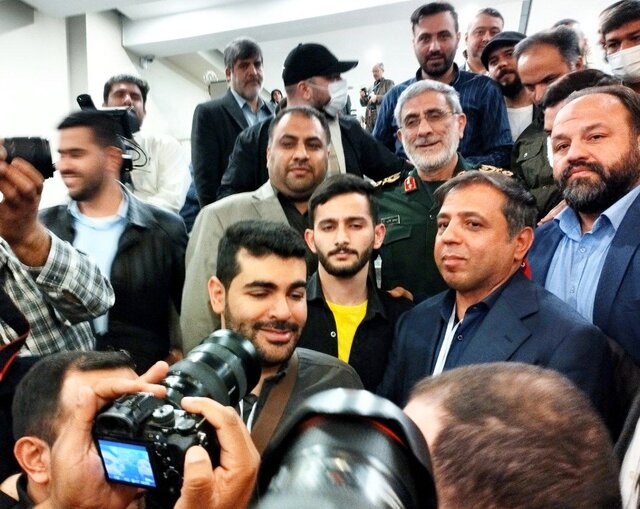 سردار قاآنی: مقاومت سرنوشت را در نبردها معین میکند