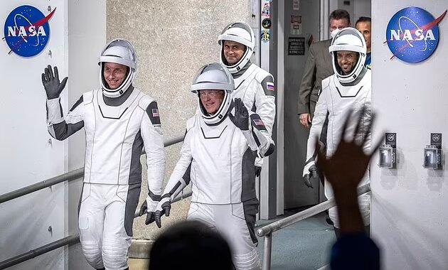 حضور اسباببازی اماراتیها در ایستگاه فضایی بینالمللی