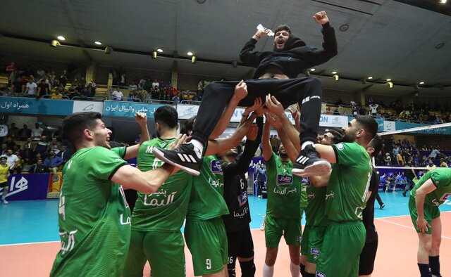 با بهترین مربی دنیا هم مدال المپیک نمیگیریم/ داورزنی میتواند باز هم رئیس والیبال شود