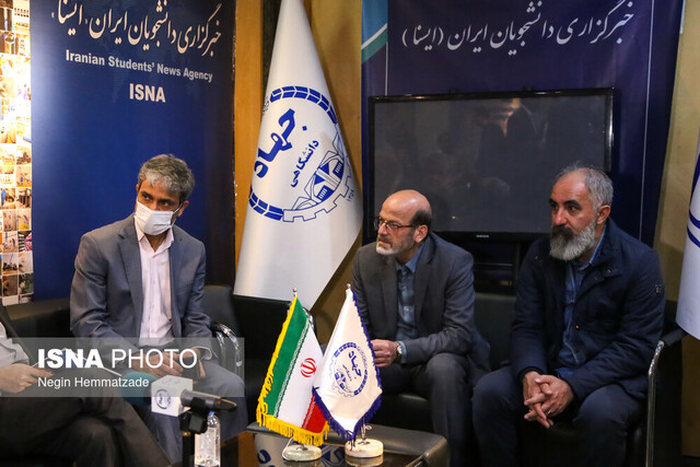 گزارش ایسنا از افتتاحیه نمایشگاه گزیده ای از دستاوردهای جهاد دانشگاهی