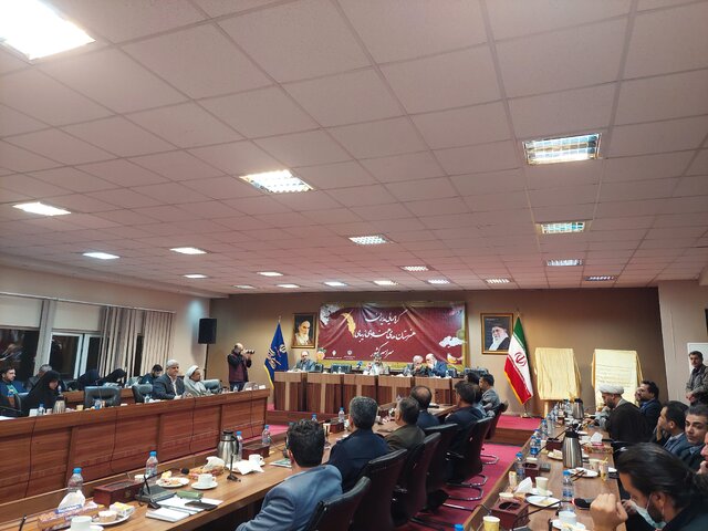 مدیران هنرستانها ما را کارت بانکی میبینند!/ به بچهها بگوییم هدایت بخوانند که چه شود؟