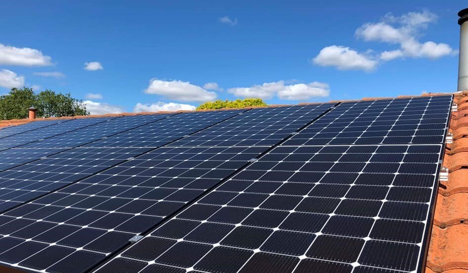 ساخت ۴۰۰۰ مگاوات نیروگاه خورشیدی آغاز شد