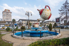 نمادی از لاهیجان که در یکی از پارک‌های این شهر نصب شده است.