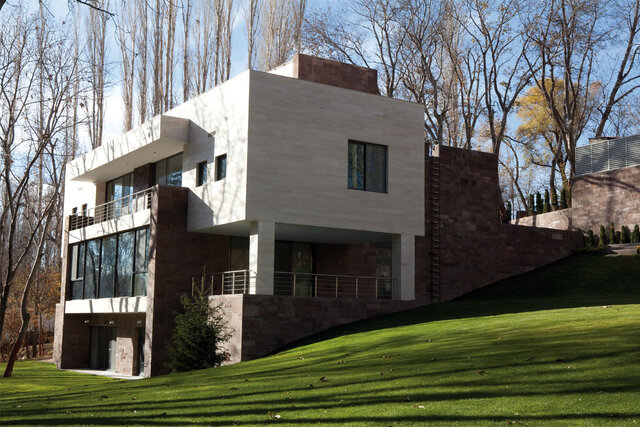 از طراحی فرودگاه امام(ره) تا ساخت خانه افراد سرشناس