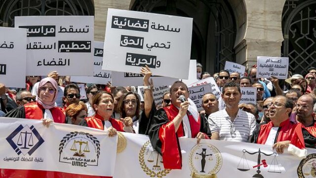 انجمن قضات تونس: قیس سعید به استقلال دستگاه قضایی احترام بگذارد/ بازداشت یک عضو النهضه