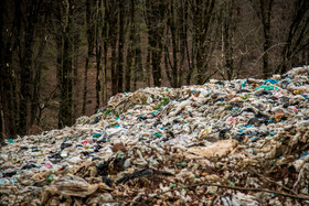 بیش از بیست سال از دپوی زباله در منطقه مچه بن شیرگاه میگذرد...