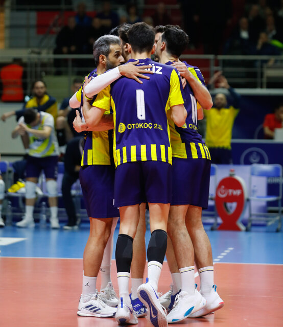 ادای احترام یاران سعید معروف به جانباختگان زلزله ترکیه