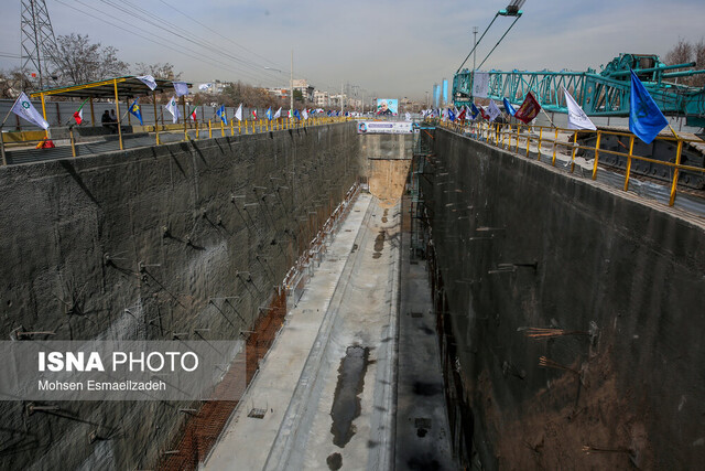 عکس آرشیوی است. اتمام کلیه حفاریهای قطارشهری مشهد تا سال ۱۴۰۴
