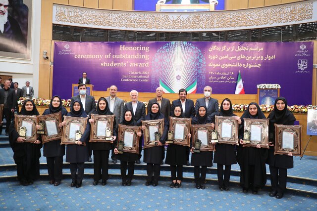 مخبر:دانشگاهیان و نخبگان مهمترین مولفه اقتدار کشورهستند