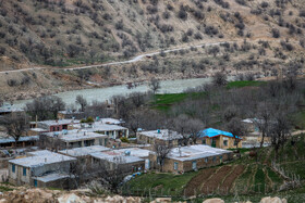 مدرسه روستای «ده پایین» که با احداث سد خرسان۳ این روستا بطور کامل زیر آب می‌رود