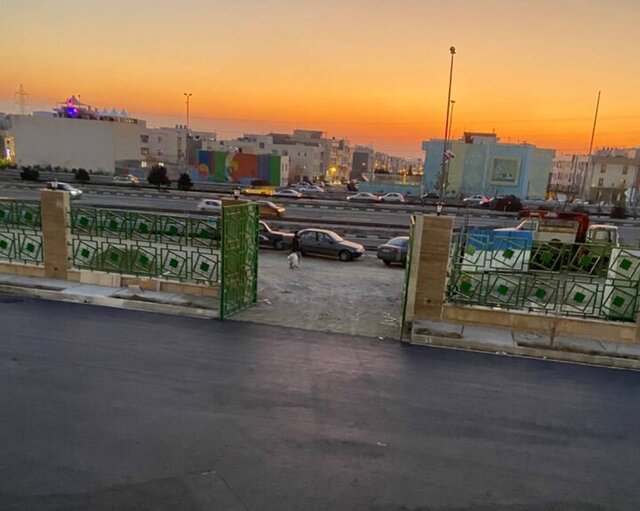 عکس دریافتی از پایگاه خبری شهرداری تهران. آمادهسازی سوله بحران در بزرگراه آزادگان