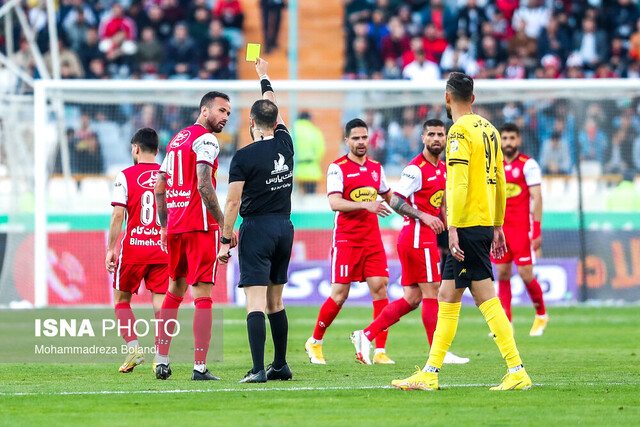 ادعای مربی پیشین سپاهان: داوران در تعیین قهرمان نقش مستقیم داشتند/ سپاهان لقمه آماده را پس داد ادعای مربی پیشین سپاهان: داوران در تعیین قهرمان نقش مستقیم داشتند/ سپاهان لقمه آماده را پس داد