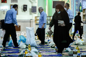آماده سازی ۱۰۰۰ بسته معیشتی در حرم حضرت عبدالعظیم(ع)
