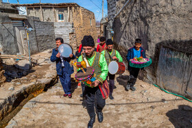 اجرای تکم گردانی توسط گروه « تکم‌چی لر» در روستاهای  شهرستان اهر