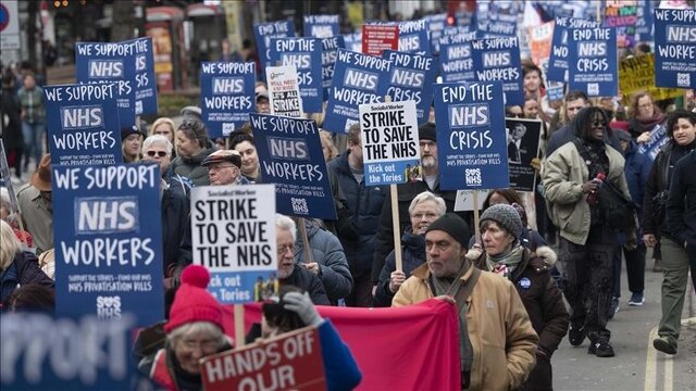 راهپیمایی هزاران نفری در لندن در حمایت از کارکنان بخش درمان