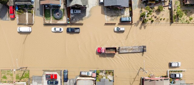 عکس: دویچه وله شکستن سد و جاری شدن سیل در کالیفرنیا