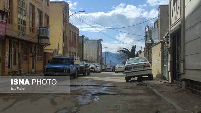 وضعیت اسفناک و عجیب آسفالت خیابانهای «پایتخت طبیعت ایران» + عکس