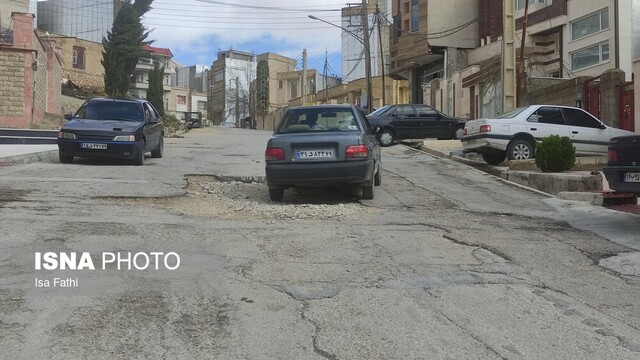 وضعیت اسفناک و عجیب آسفالت خیابانهای «پایتخت طبیعت ایران» + عکس