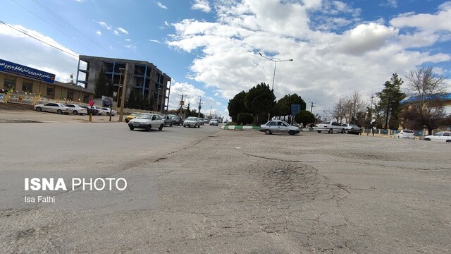 وضعیت اسفناک و عجیب آسفالت خیابانهای «پایتخت طبیعت ایران» + عکس