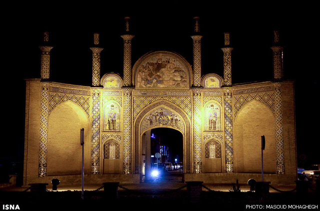 "ارگ تاریخی" از دارالحکومه ایالت کومش تا نماد شهری کهن "ارگ تاریخی" از دارالحکومه ایالت کومش تا نماد شهری کهن