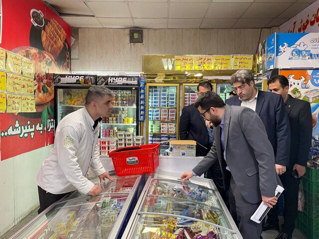 درآمد حاصل از جریمه تخلفات صنفی ۴۰۰ میلیارد تومان پیشبینی شد درآمد حاصل از جریمه تخلفات صنفی ۴۰۰ میلیارد تومان پیشبینی شد