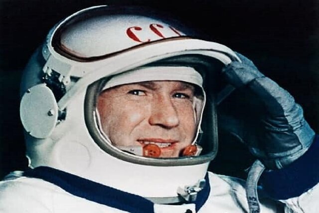 سالگرد نخستین راهپیمایی فضایی تاریخی سالگرد نخستین راهپیمایی فضایی تاریخی