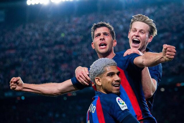 پدری هیجانزده از خرید جدید بارسا