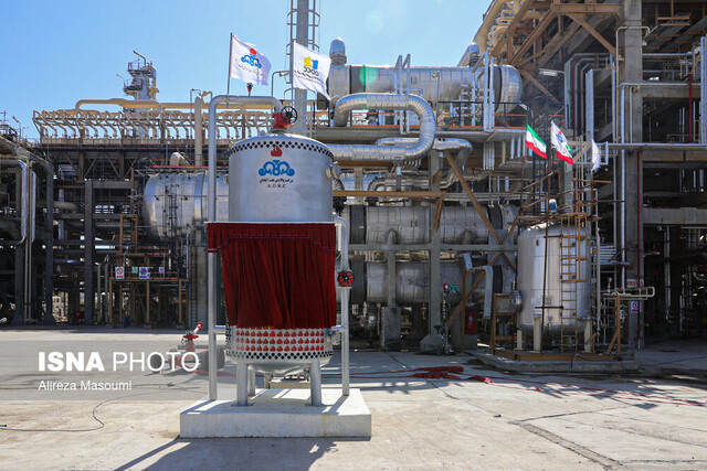 عکس تزئینی است. با حضور رئیس جمهور پالایشگاه گاز هویزه خلیج فارس افتتاح شد