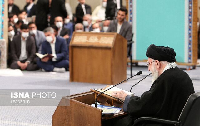 مراسم انس با قرآن در اولین روز از ماه مبارک رمضان با حضور مقام معظم رهبری توضیحاتی درباره ساخت مستندی از زندگی مقام معظم رهبری