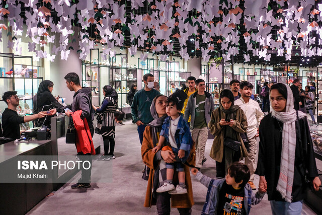 عکس آرشیوی است بازدید رایگان کودکان از برج میلاد در هفته کودک/اعلام برنامه های هفته «کودک و تهران»