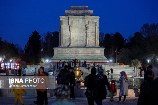 عکس از آرشیو میزبانی آرامگاه فردوسی از ۱۵۰ هزار مسافر نوروزی