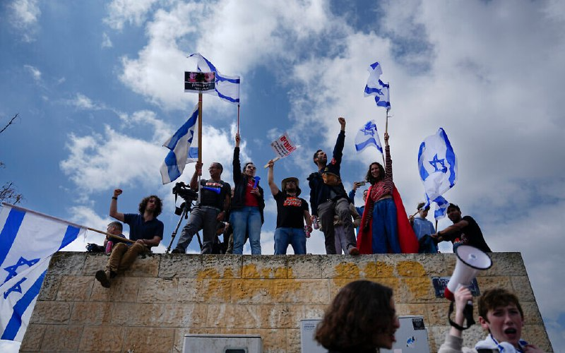 آلاف المتظاهرين الإسرائيليين خارج البرلمان