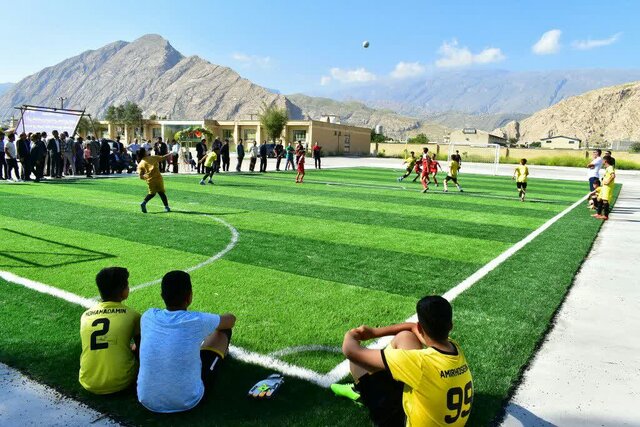 بهره برداری از ۳۹ چمن مصنوعی دورن مدرسه ای در گچساران و باشت