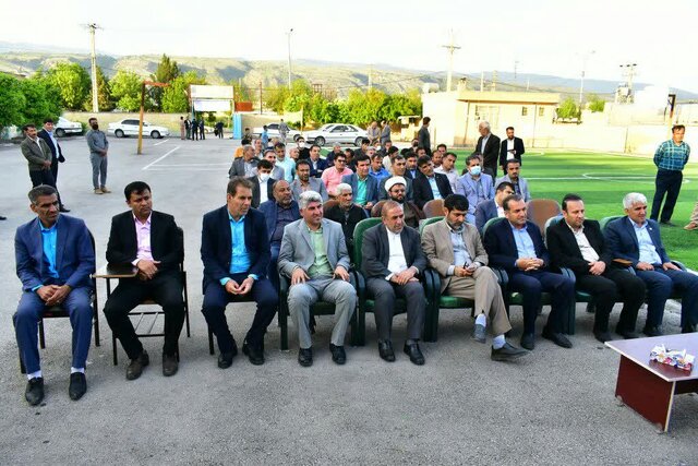 بهره برداری از ۳۹ چمن مصنوعی دورن مدرسه ای در گچساران و باشت