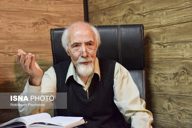 مردی از دیار بختیاری با آوازی به وسعت ایران... مردی از دیار بختیاری با آوازی به وسعت ایران...