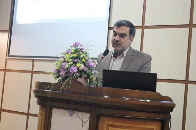 باید به تأکید سه دهه مقام معظم رهبری بر موضوع «اقتصاد» در نامگذاری‌های نوروزی توجه شود