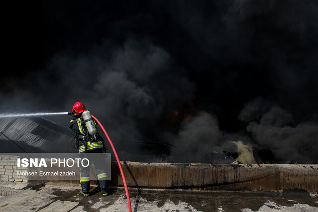 عکس آرشیوی است آتشسوزی یک پاساژ قدیمی در بازار تهران/ حادثه تلفات جانی نداشت