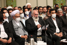 دیدار جمعی از شاعران و استادان زبان و ادب پارسی با مقام معظم رهبری