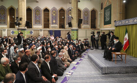 دیدار جمعی از شاعران و استادان زبان و ادب پارسی با مقام معظم رهبری