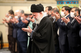 دیدار جمعی از شاعران و استادان زبان و ادب پارسی با مقام معظم رهبری