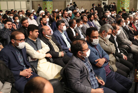 دیدار جمعی از شاعران و استادان زبان و ادب پارسی با مقام معظم رهبری