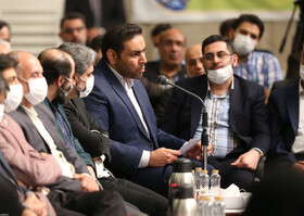 دیدار جمعی از شاعران و استادان زبان و ادب پارسی با مقام معظم رهبری