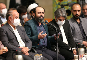 دیدار جمعی از شاعران و استادان زبان و ادب پارسی با مقام معظم رهبری