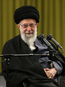 دیدار جمعی از شاعران و استادان زبان و ادب پارسی با مقام معظم رهبری