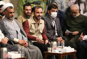 دیدار جمعی از شاعران و استادان زبان و ادب پارسی با مقام معظم رهبری