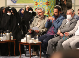 دیدار جمعی از شاعران و استادان زبان و ادب پارسی با مقام معظم رهبری